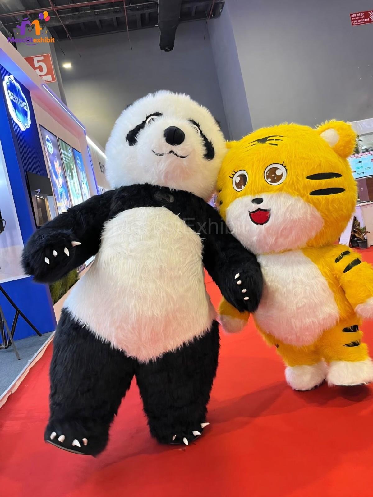 Professional Mascot Entertainment Services in Delhi NCR for Birthday Parties and Events | MascotExhibit