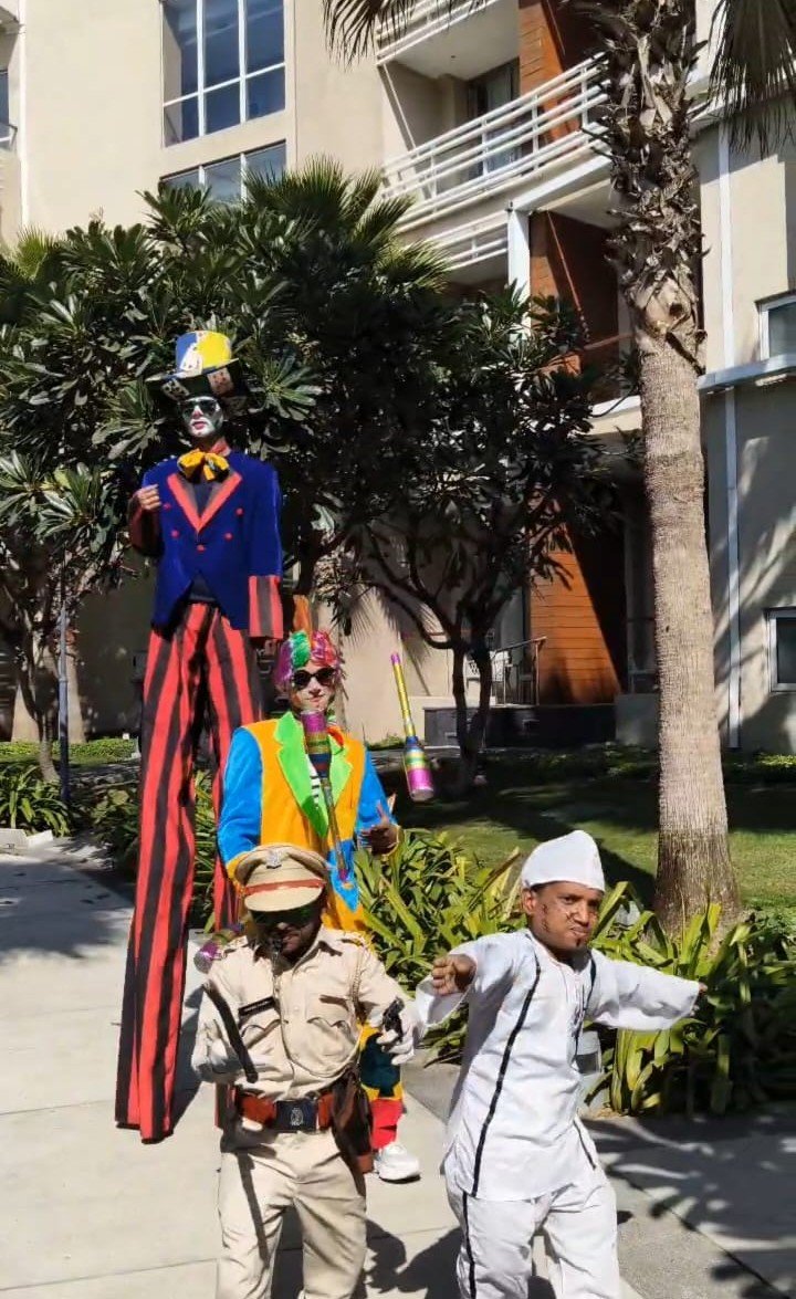 juggler long man dwarf police and thief