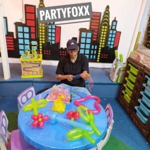Balloon Sculptor for Birthday Party in Delhi NCR